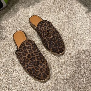 Universal thread cheetah shoes